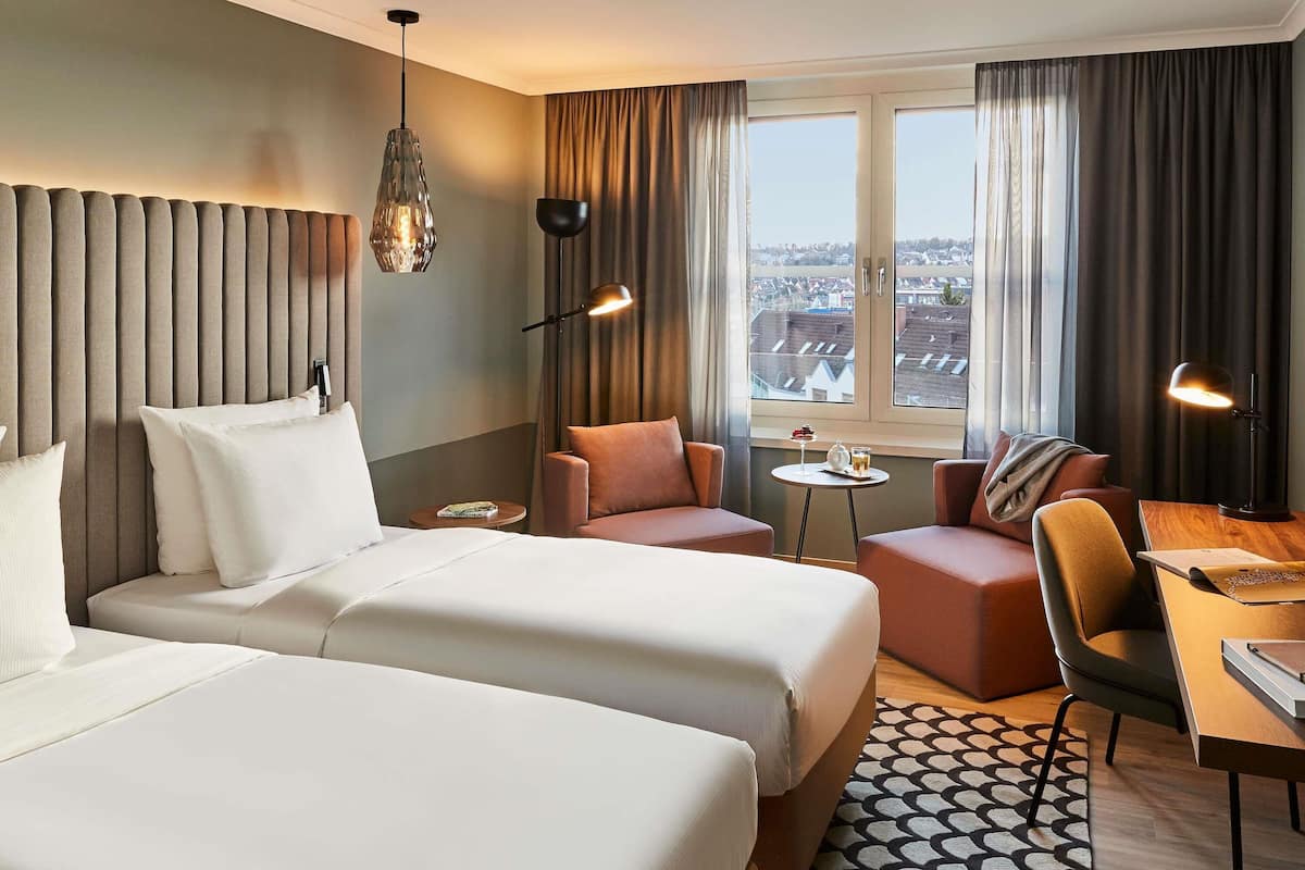 Deluxe Twin Room, 2 Twin Beds | Premium bedding, in-room safe, desk, blackout drapes