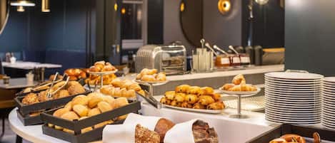 Buffet déjeuner (32 EUR par personne)