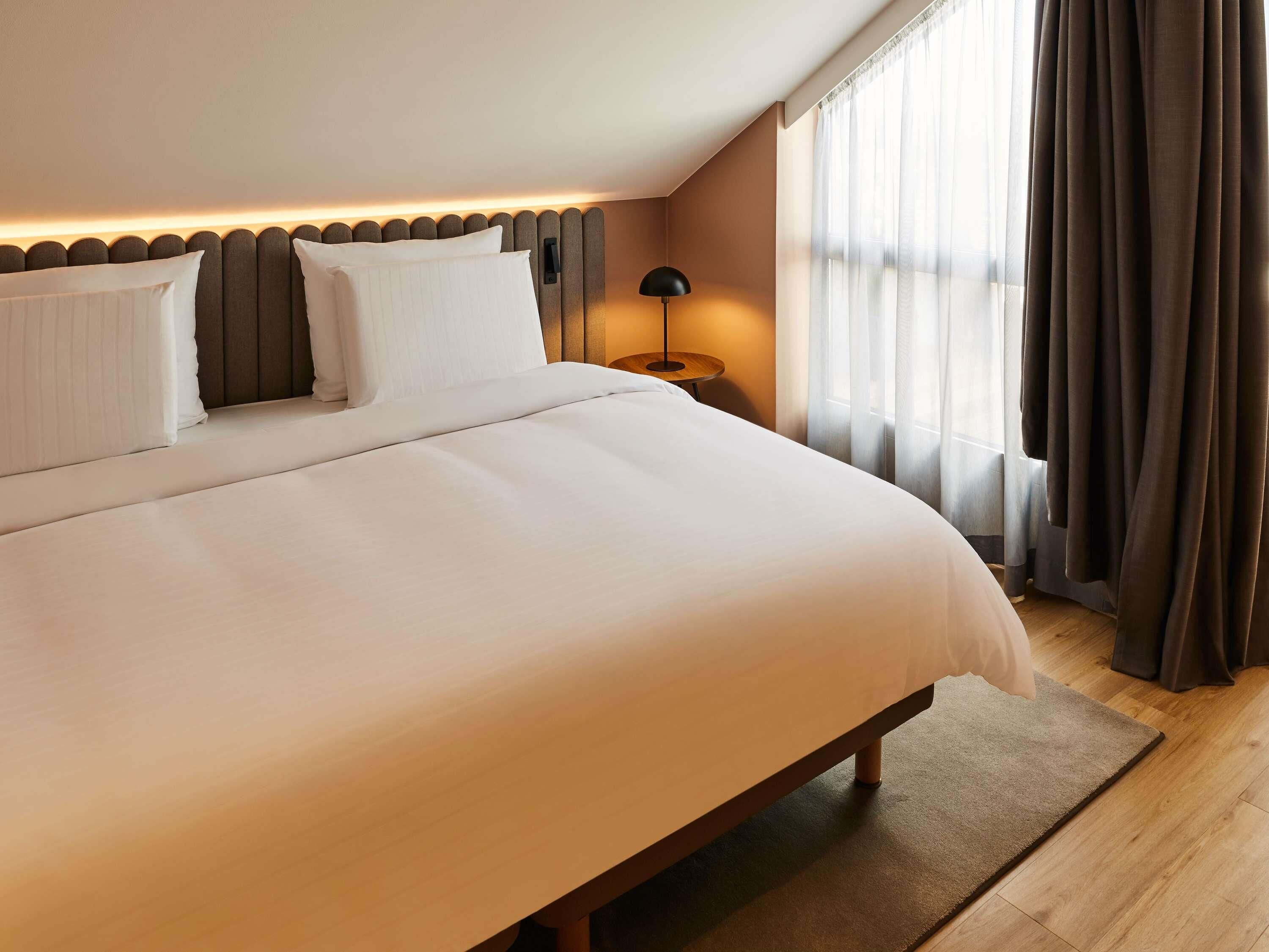 Junior Suite, 1 Double Bed | Premium bedding, in-room safe, desk, blackout drapes