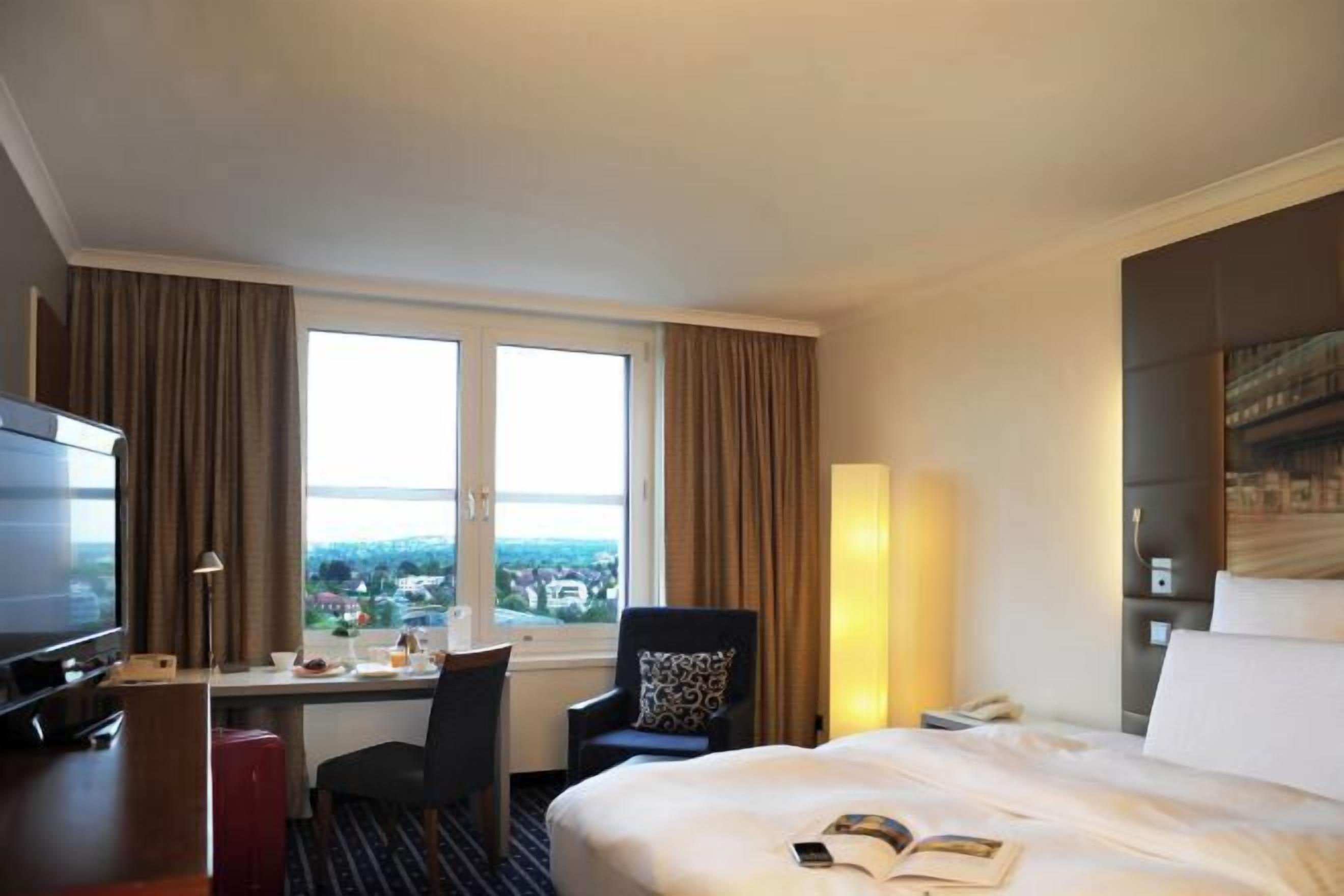 Premium bedding, minibar, in-room safe, desk