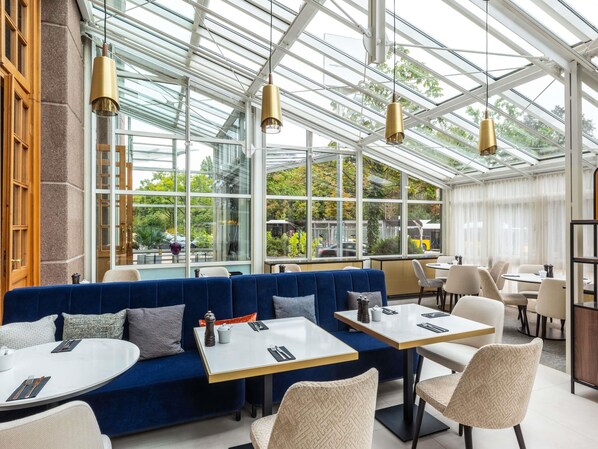 Phục vụ bữa tối, món Ý