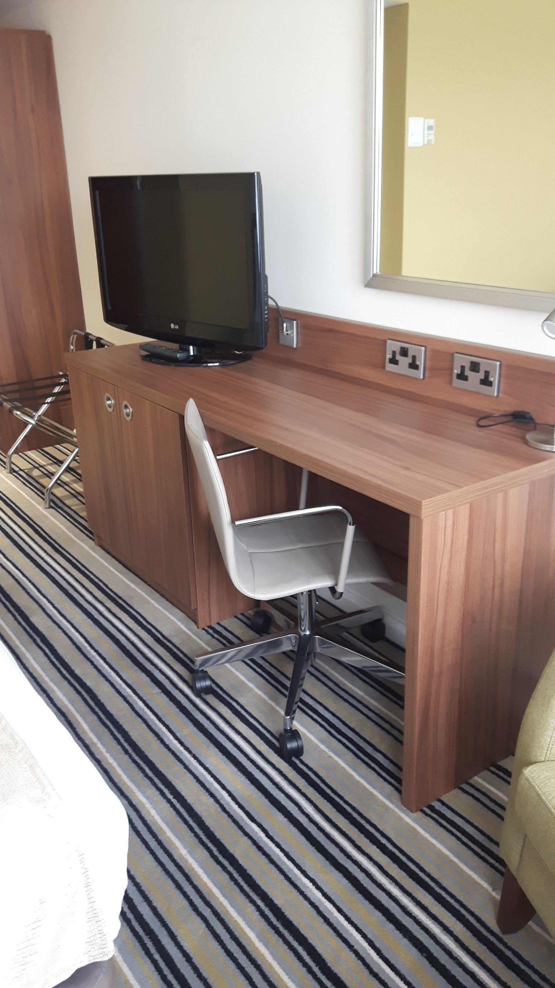 1 bedroom, in-room safe, desk, iron/ironing board