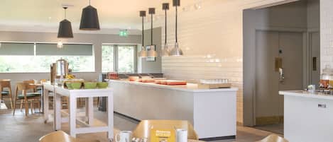 Daily full breakfast (GBP 16.95 per person)