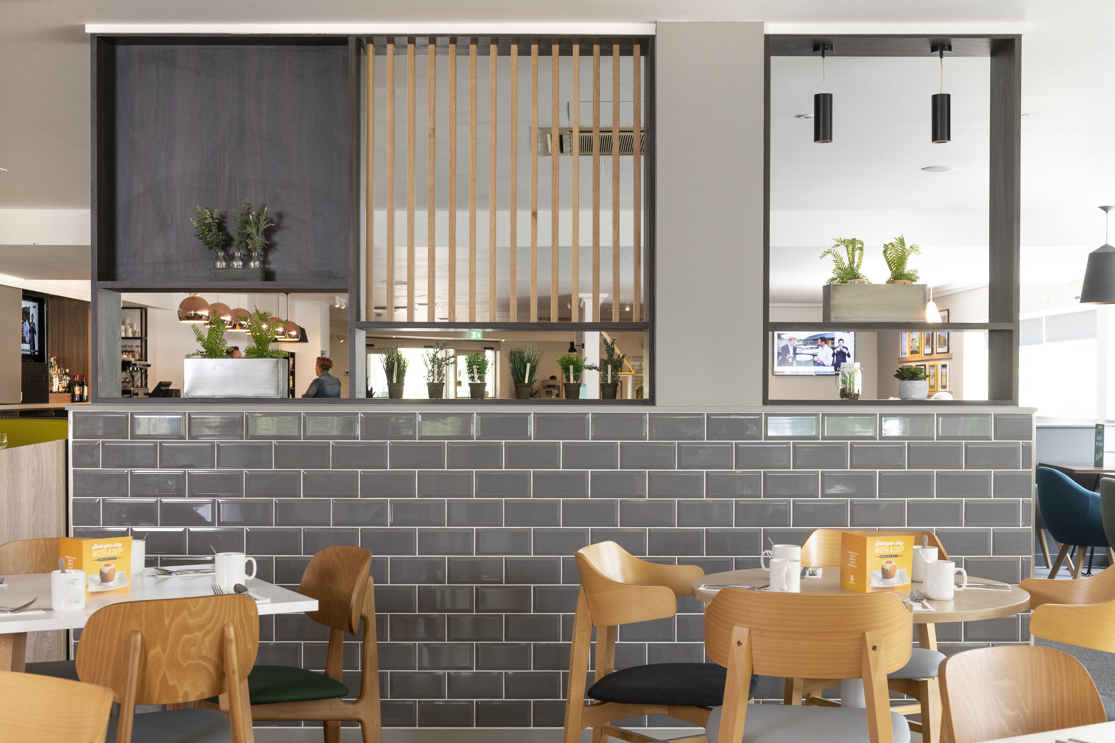 breakfast, lunch and dinner served