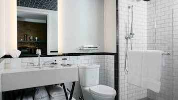 Designer-Toilettenartikel, Haartrockner, HandtĂŒcher, Seife