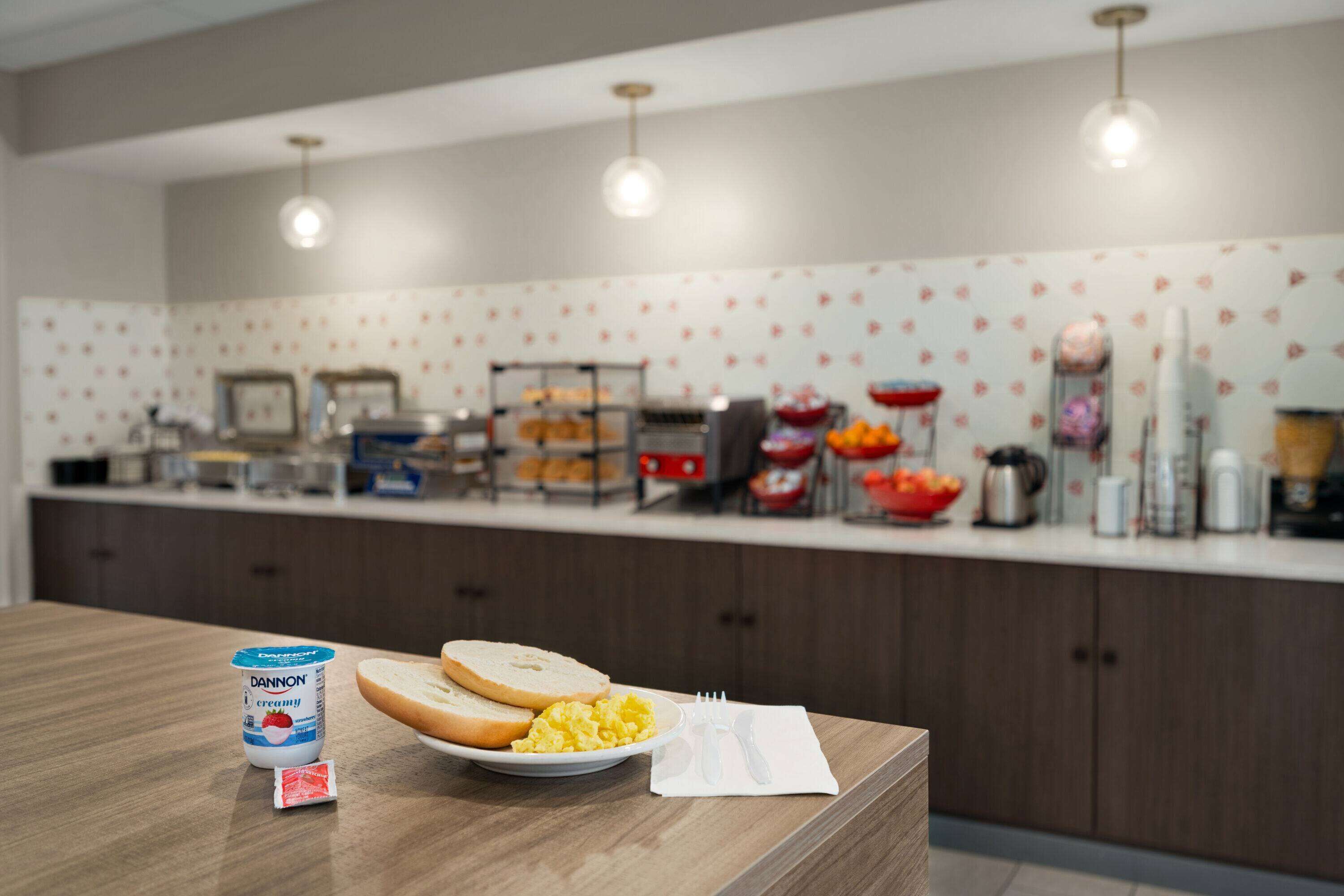 free daily continental breakfast