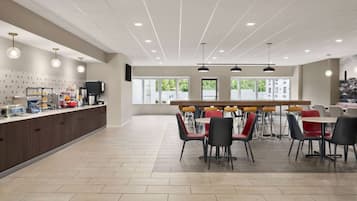 Free daily continental breakfast
