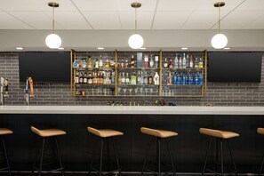 Serves dinner and happy hour