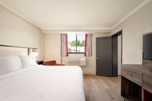 Family Suite, Multiple Beds, Non Smoking (Newly Renovated) | Desk, blackout drapes, iron/ironing board, free cribs/infant beds