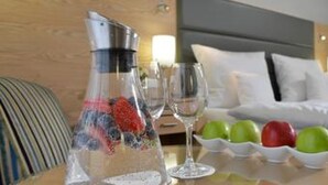 ห้องสวีท, เตียงใหญ่ 1 เตียง, ห้องครัว (Separate Lounge) | ครัวส่วนตัว | เครื่องชงกาแฟ/ชา, กาต้มน้ำไฟฟ้า