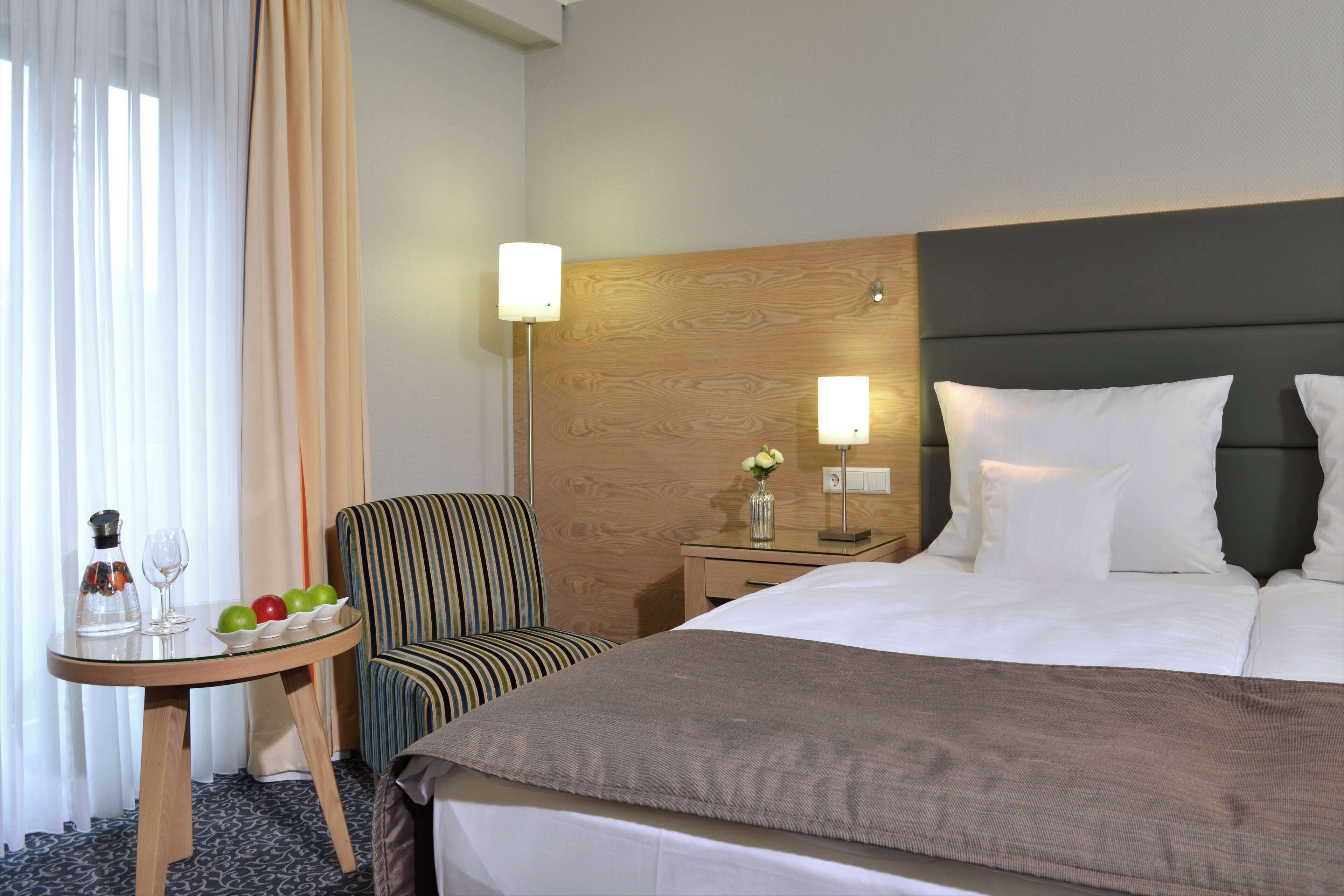 standard room, 1 double bed | hypo-allergenic bedding, in-room safe, desk, soundproofing