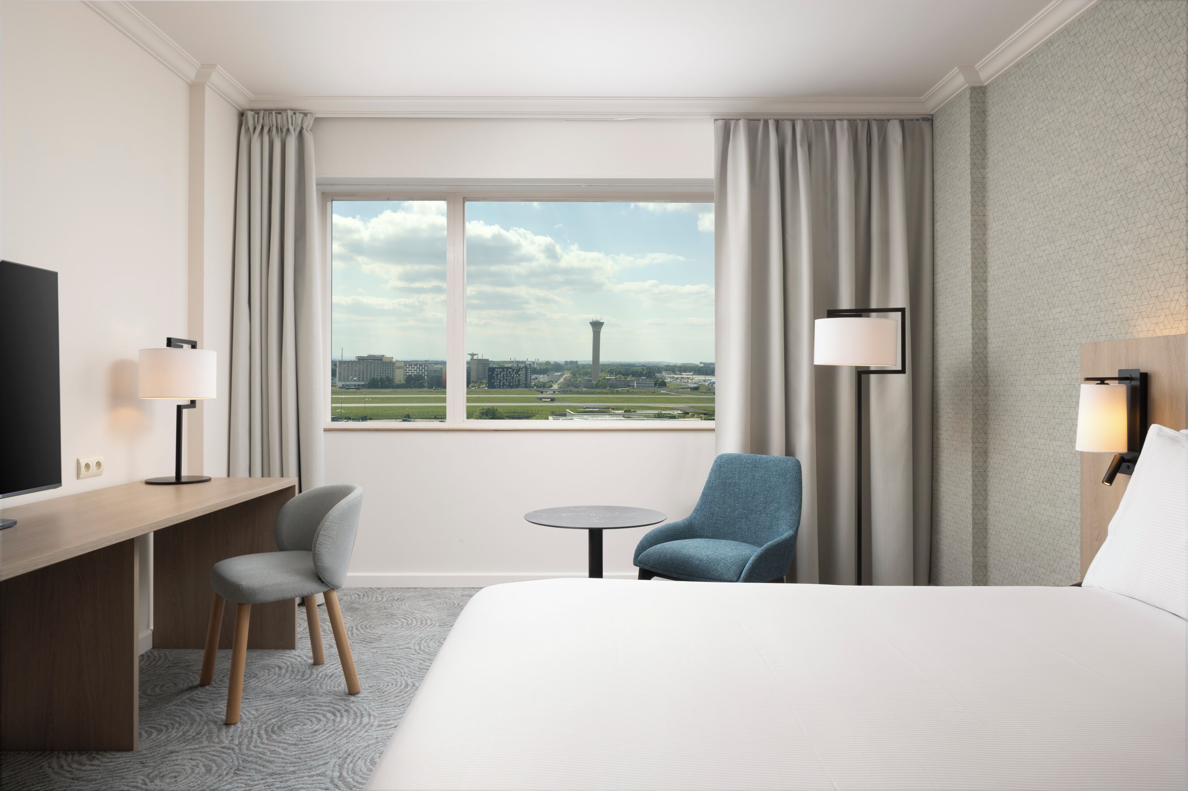 Executive Room, 1 King Bed (Newly Renovated) | Premium bedding, in-room safe, laptop workspace, blackout curtains