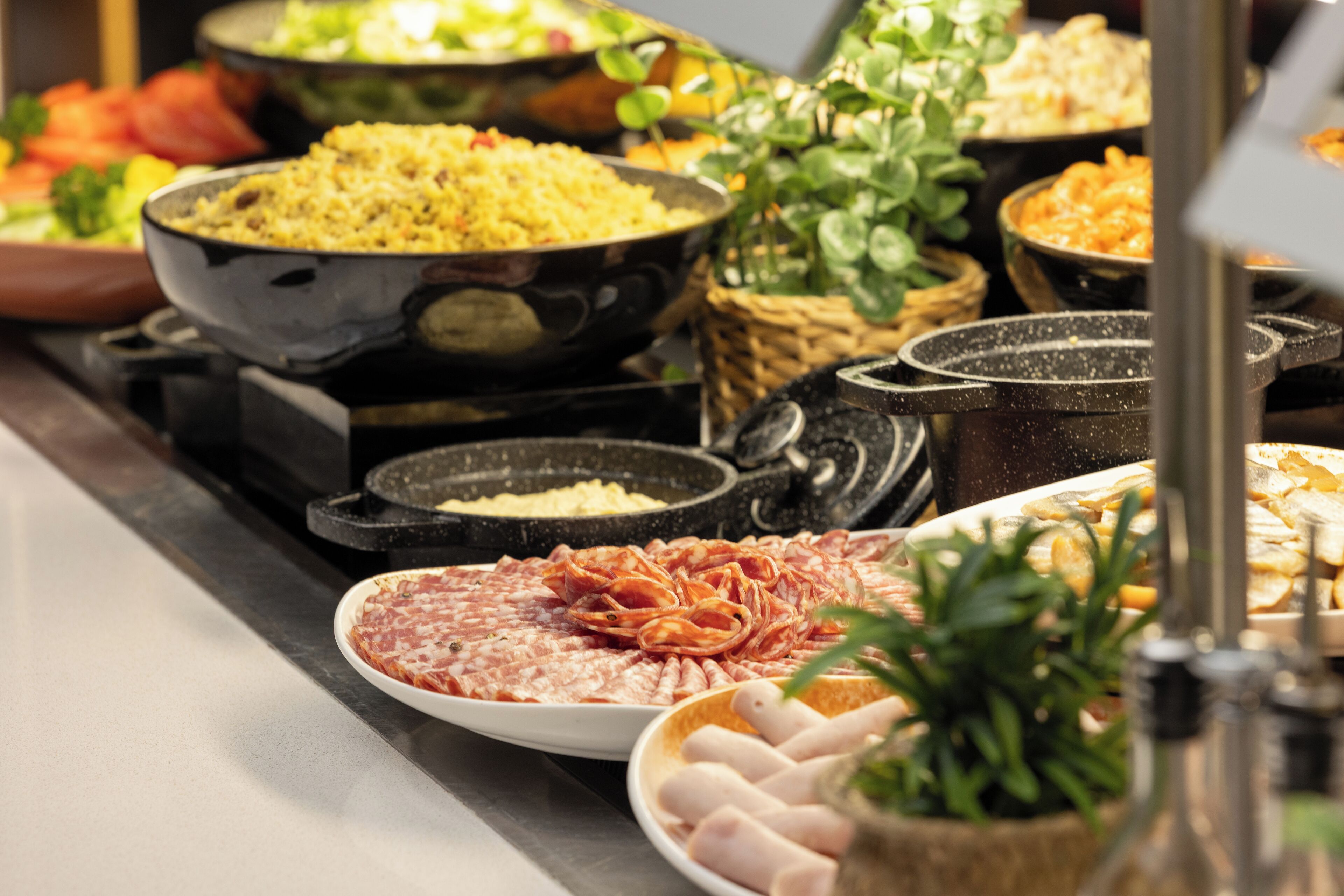 daily buffet breakfast (eur 30 per person)