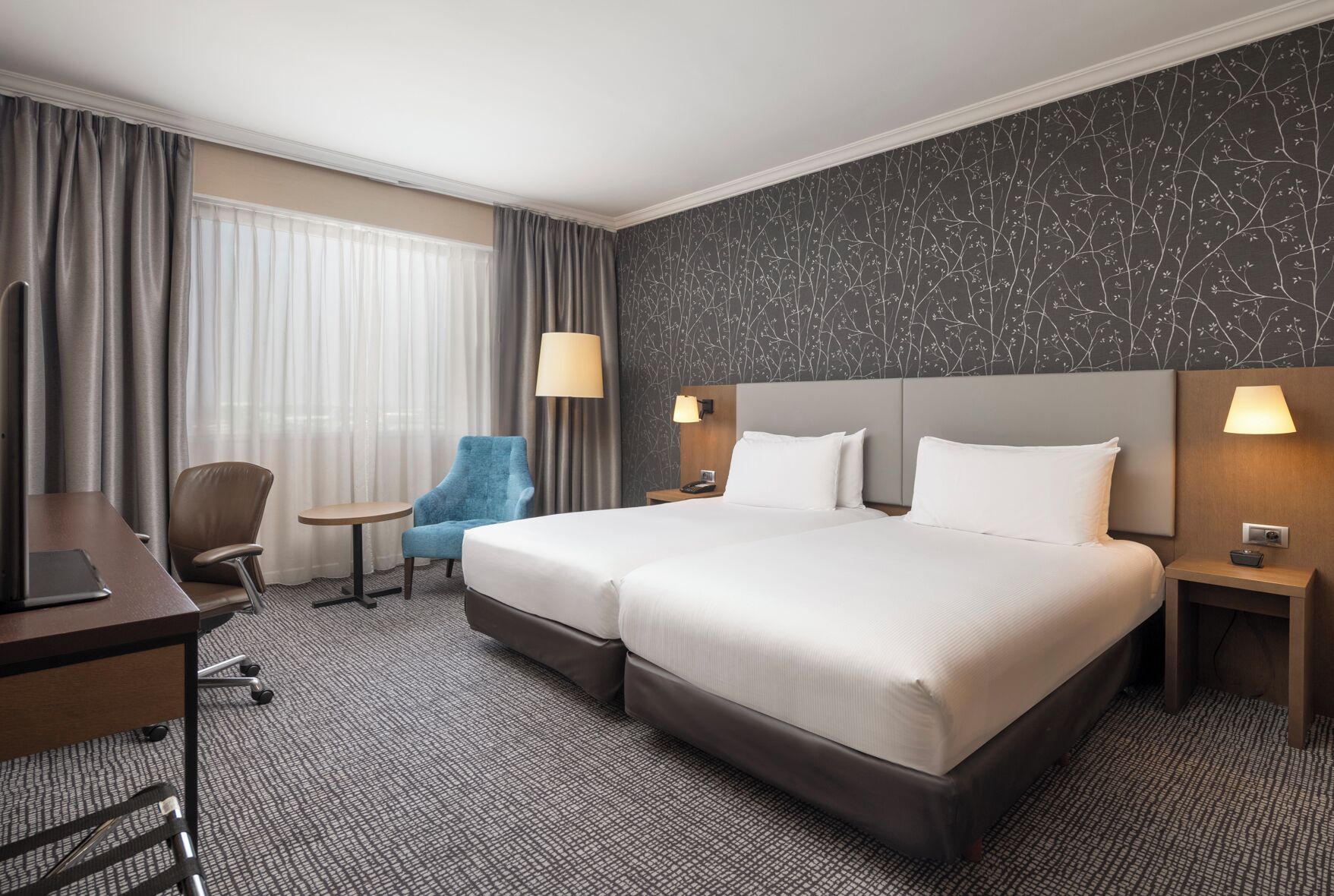 Premium bedding, in-room safe, laptop workspace, blackout curtains