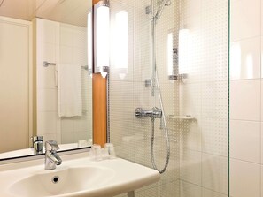 Standard Room, 1 Double Bed | Premium bedding, pillow-top beds, desk, blackout curtains - ibis Lyon Gare la Part Dieu (Lyon)