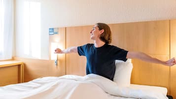 Chambre Standard, 1 lit double | Literie de qualité supérieure, surmatelas, bureau, rideaux occultants