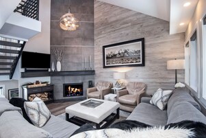 Traditional Townhome, Multiple Beds, Kitchen (3 Bedroom full kitch & Living area) | Living area | 27-inch flat-screen TV with cable channels, TV