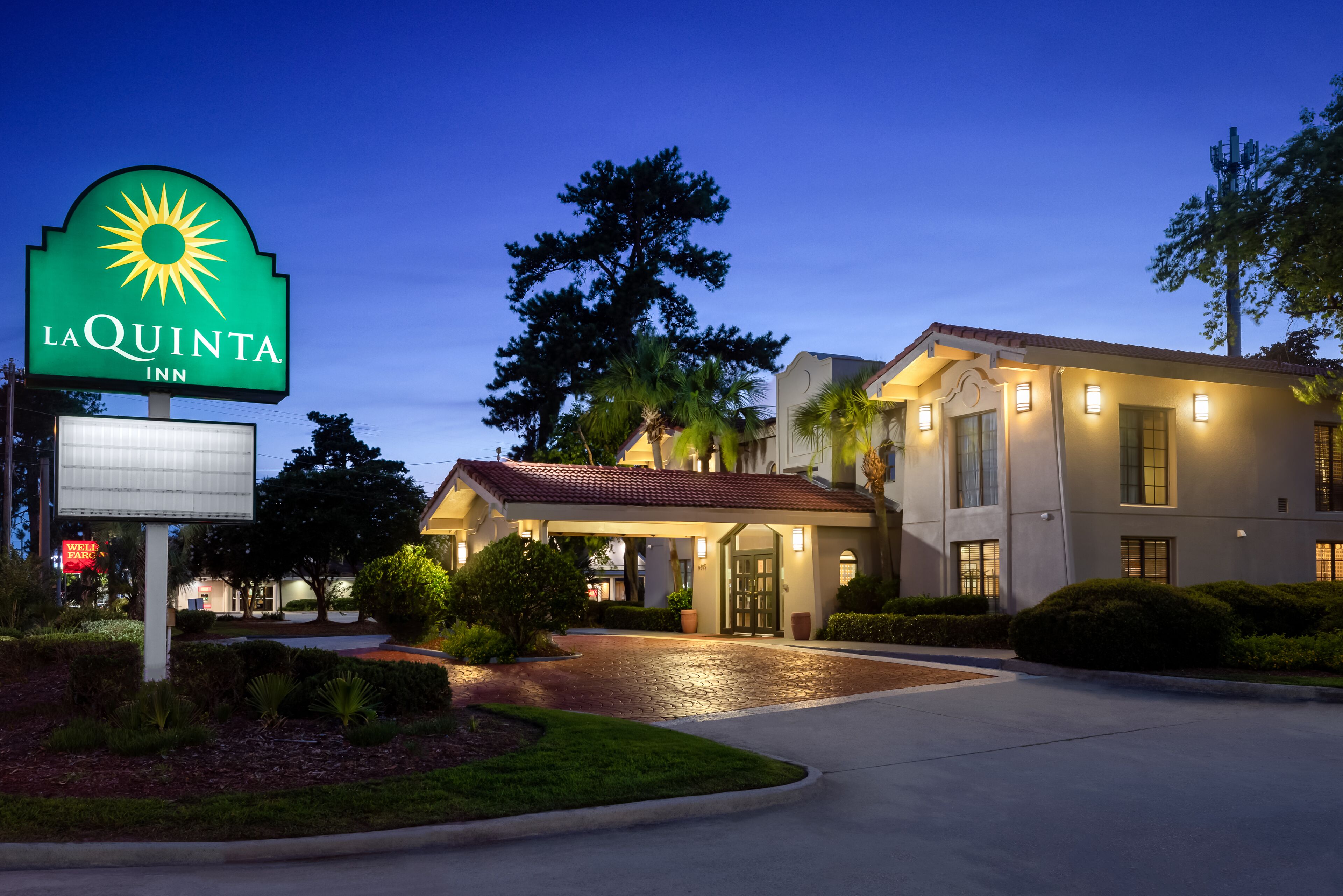 Foto - La Quinta Inn by Wyndham Savannah Midtown