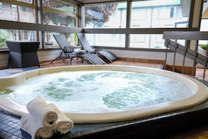 2 indoor pools
