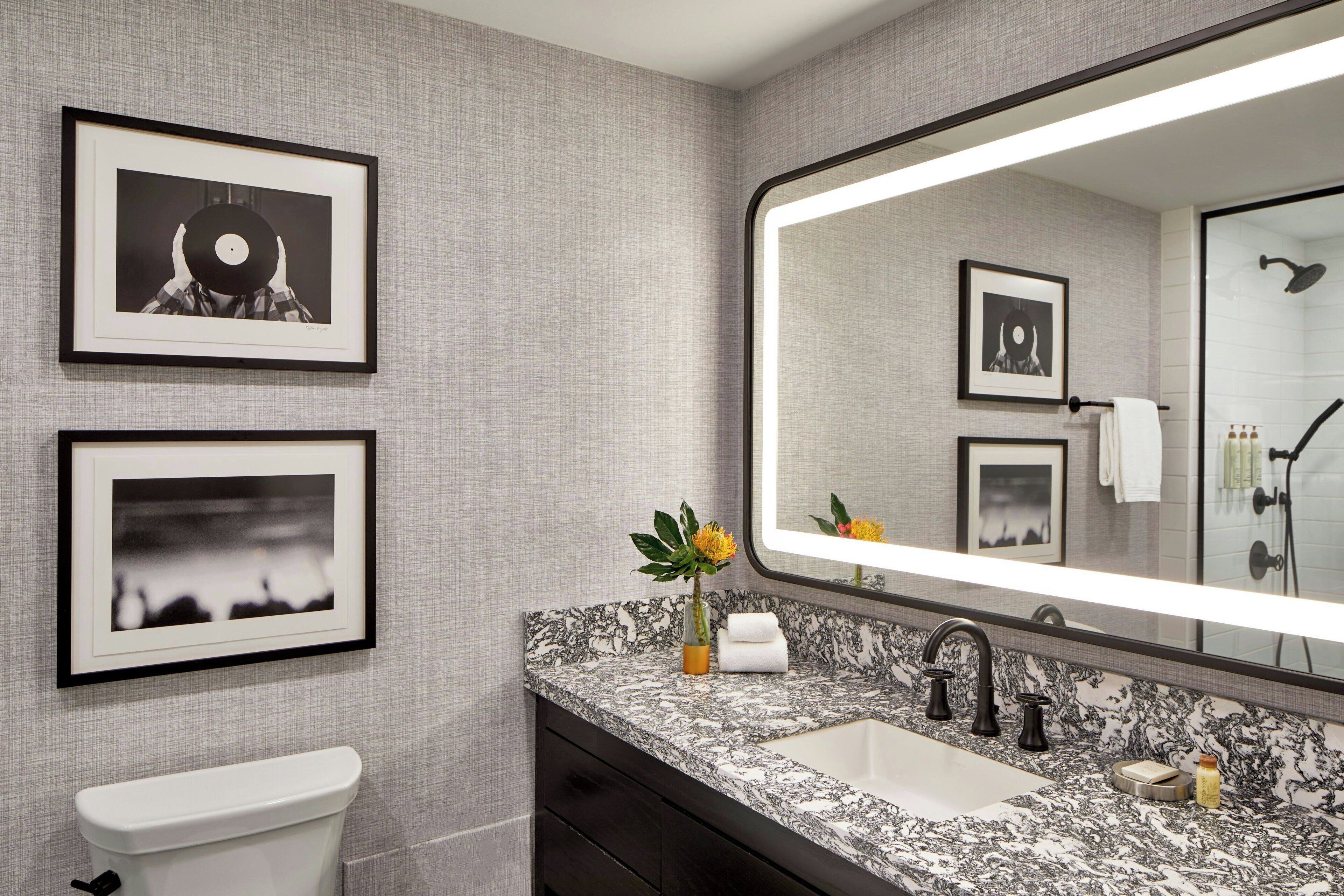 Presidential Suite, 1 King Bed, Smoking | Bathroom | Combined shower/tub, designer toiletries, hair dryer, towels