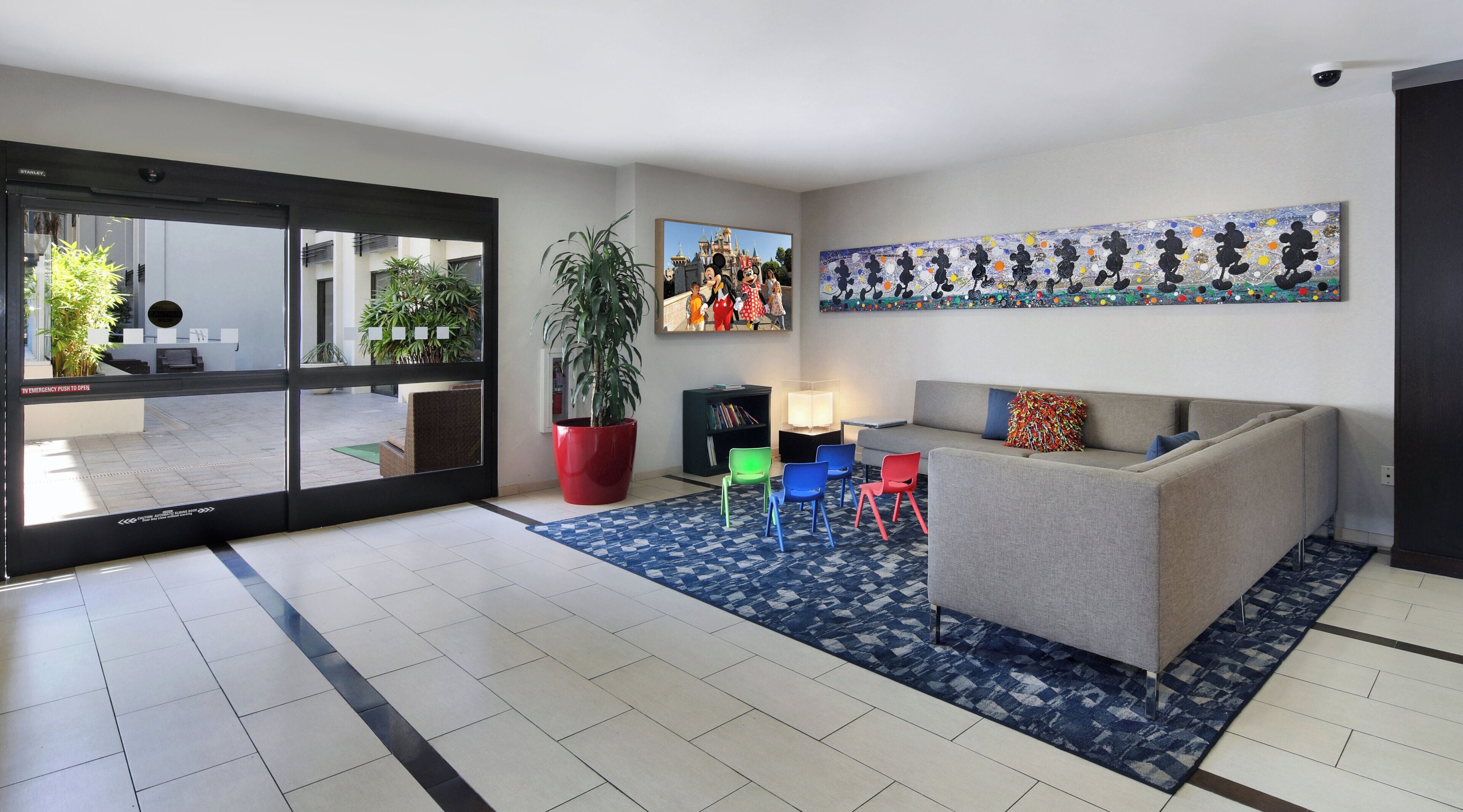 Photo - Holiday Inn Hotel & Suites Anaheim by IHG