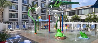 Holiday Inn Hotel & Suites Anaheim by IHG
