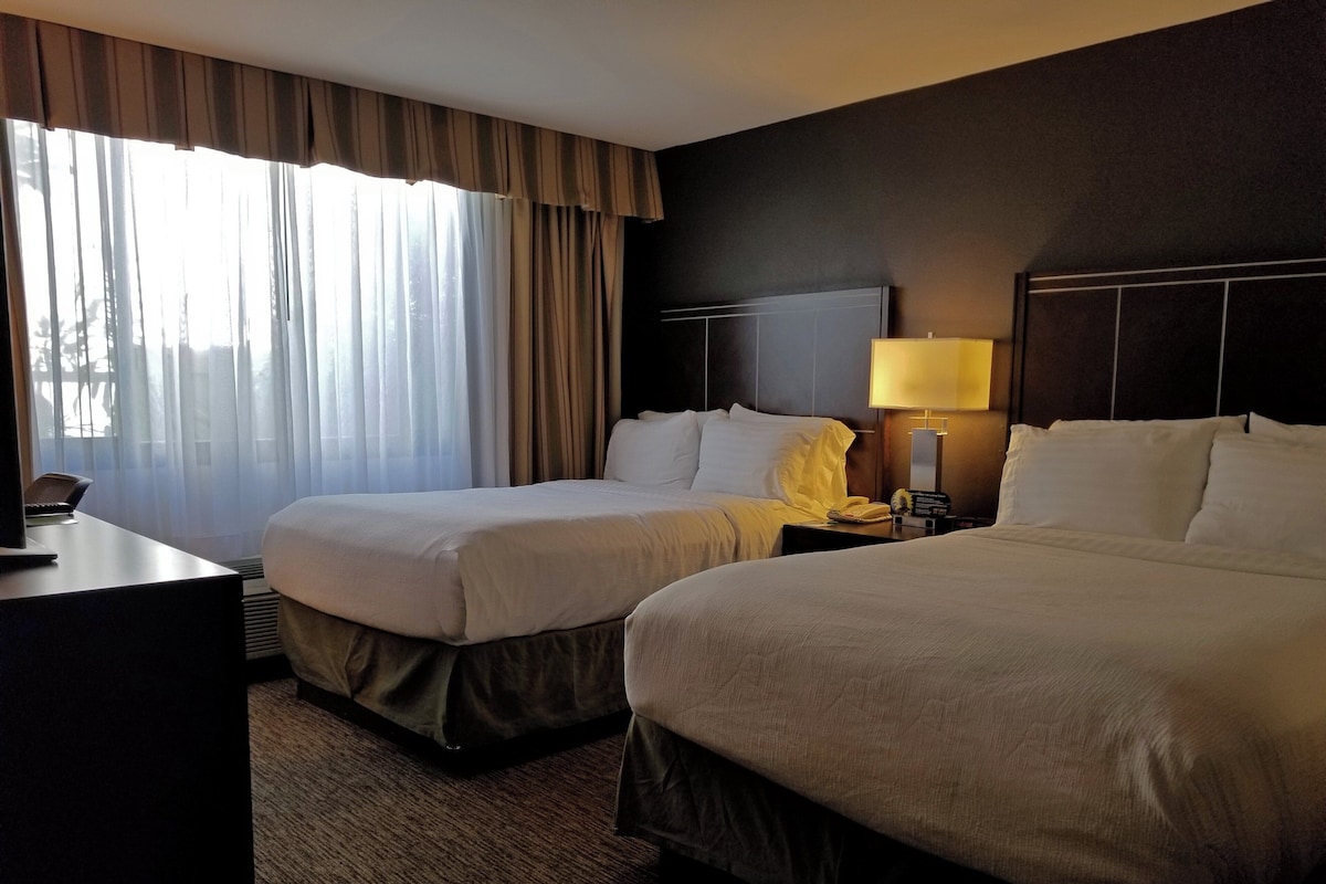 Standard Room, 2 Double Beds | In-room safe, desk, iron/ironing board, cribs (free)