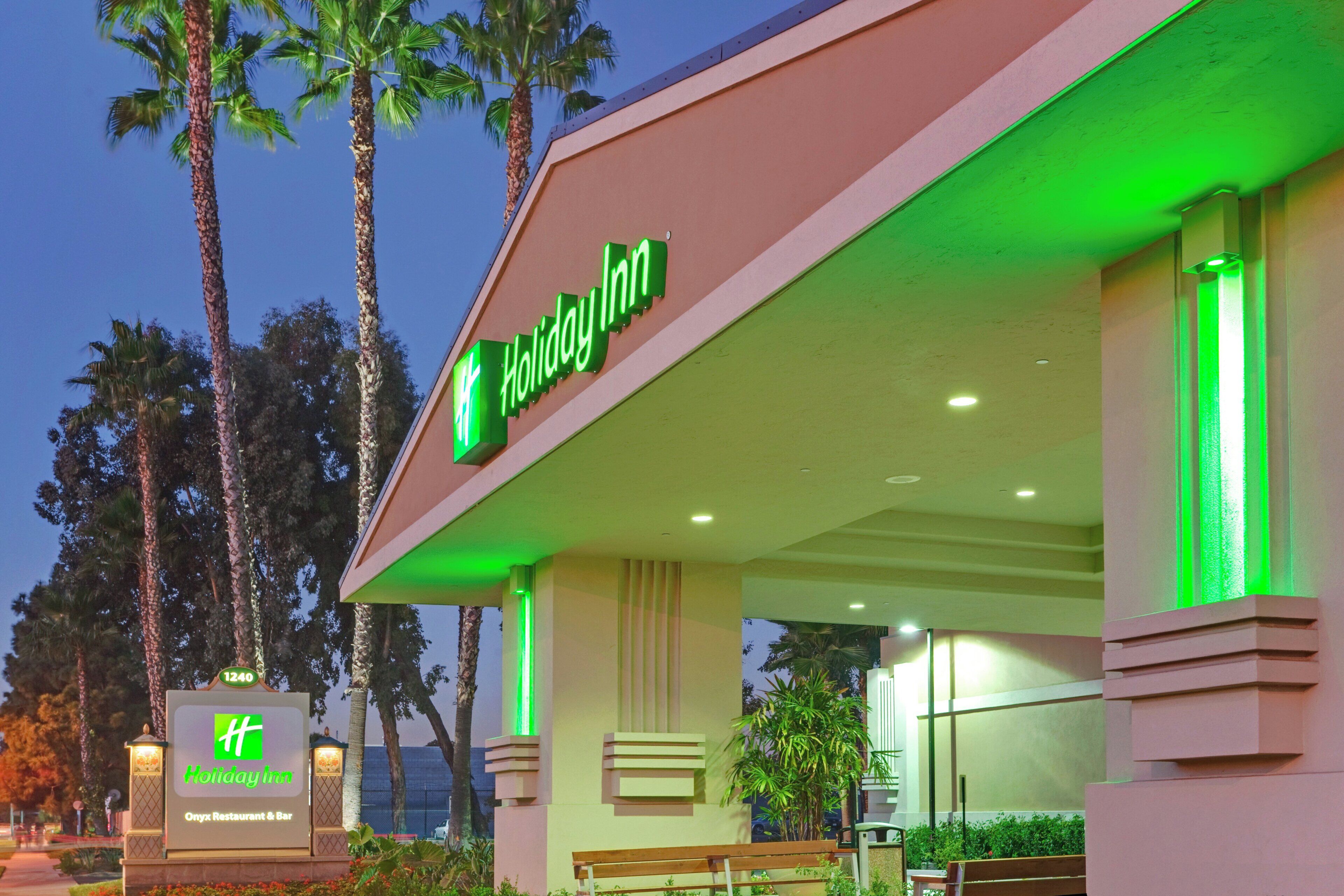 Photo - Holiday Inn Hotel & Suites Anaheim by IHG