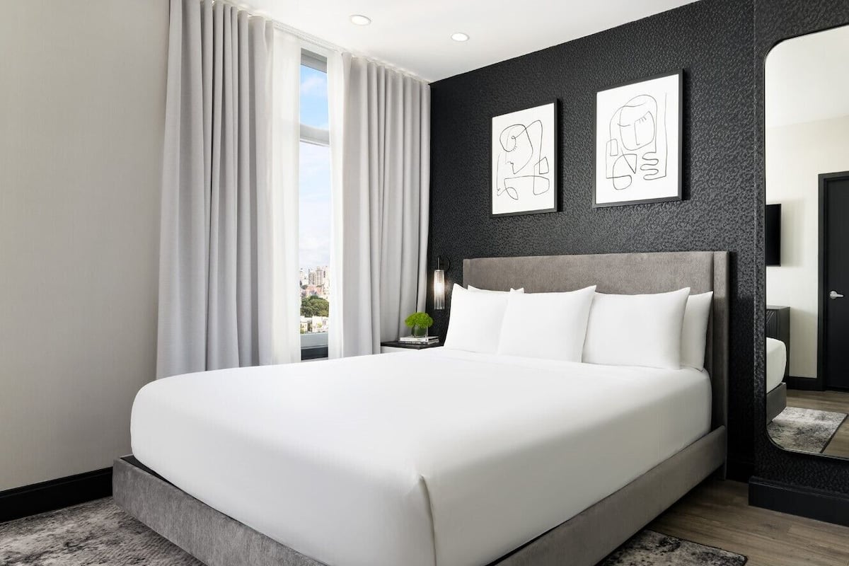 Room, 1 Katil Raja (King), City View | Peralatan tempat tidur premium, gebar bulu kapas, tilam berlapik