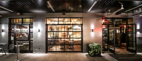 Façade de lâhĂ©bergement - soirĂ©e/nuit