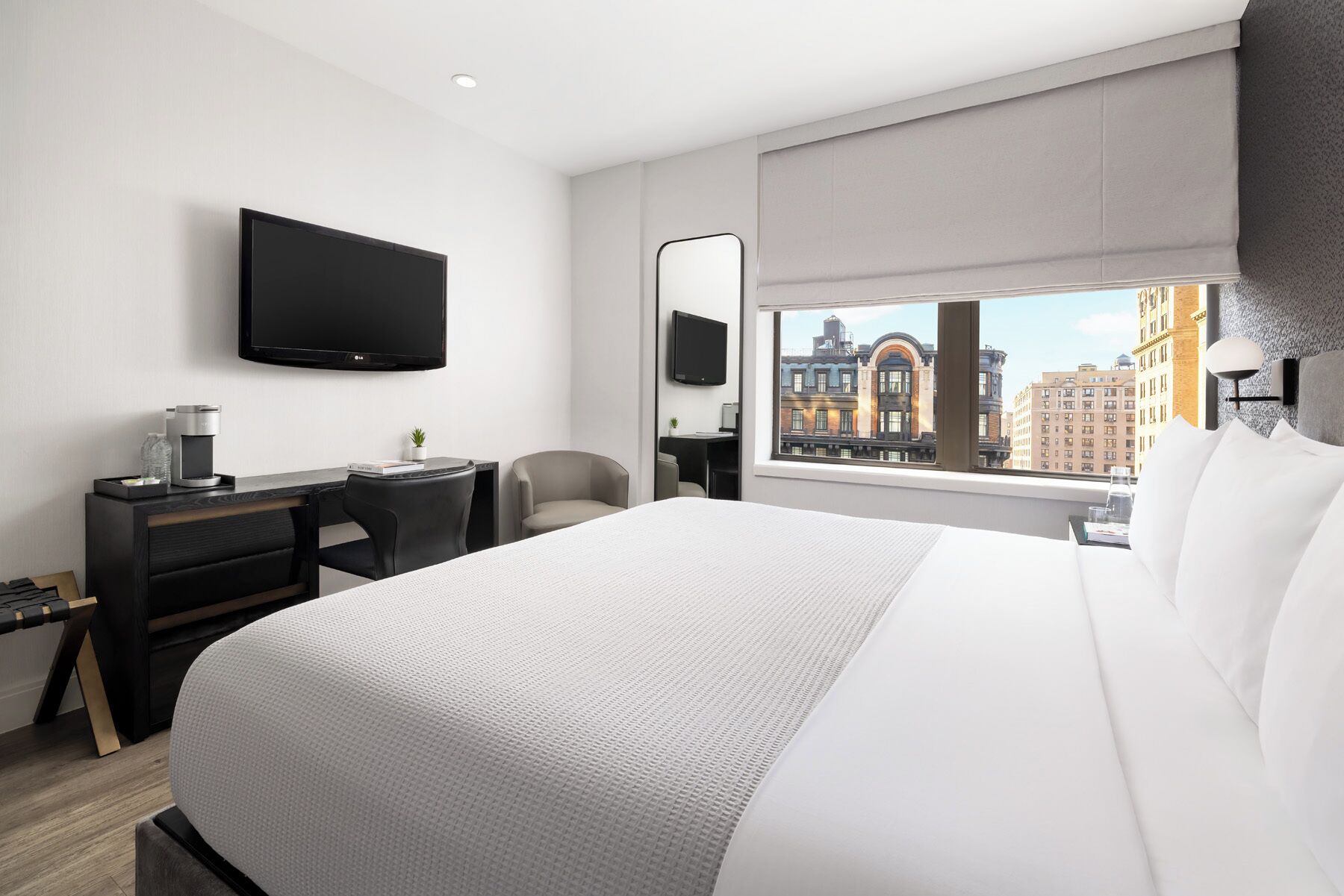 Huone, 1 suuri parisänky, kaupunkinäköala | Ylelliset vuodevaatteet, untuvapeitot, pillowtop-patjalliset sängyt