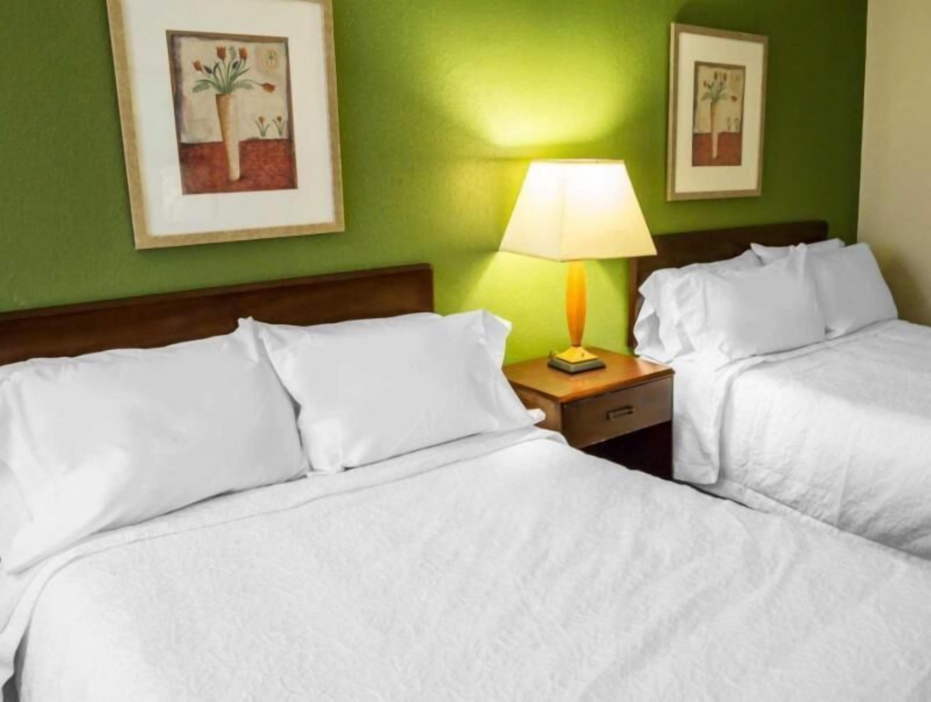 Desk, cribs/infant beds, rollaway beds, free WiFi