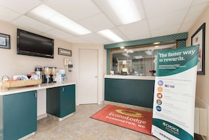 Breakfast area - Econo Lodge Washington NC North (Washington)