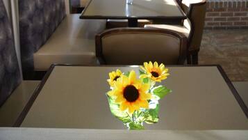 Desayuno bufé gratuito