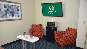 Suite, 1 cama de matrimonio grande con sofá cama, no fumadores | Caja fuerte, escritorio, tabla de planchar con plancha y cunas