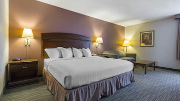 高級寝具、客室ごとに異なる装飾、客室ごとに異なるインテリア、デスク