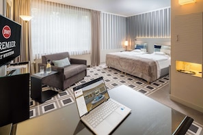 Deluxe Room, 1 Double Bed (Converts to 2 Twin Beds)