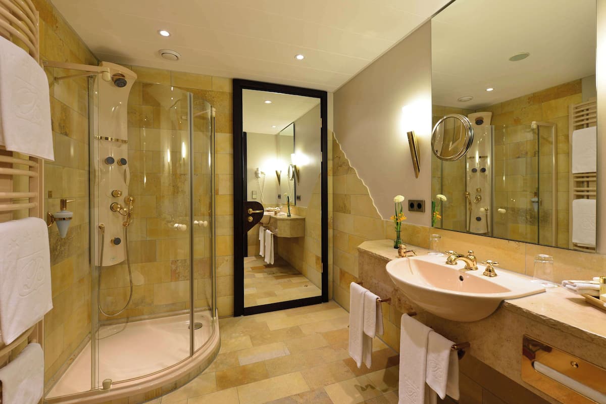 designers-double room 1 double bed | premium bedding, minibar, in-room safe, desk