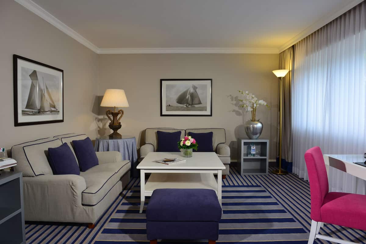 suite, 1 double bed | room amenity