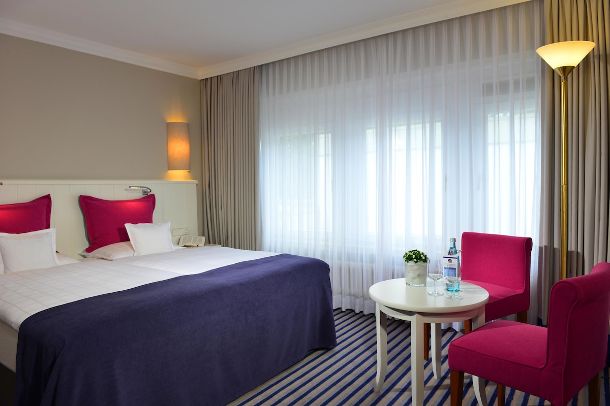 Suite, 1 Double Bed | Premium bedding, minibar, in-room safe, desk