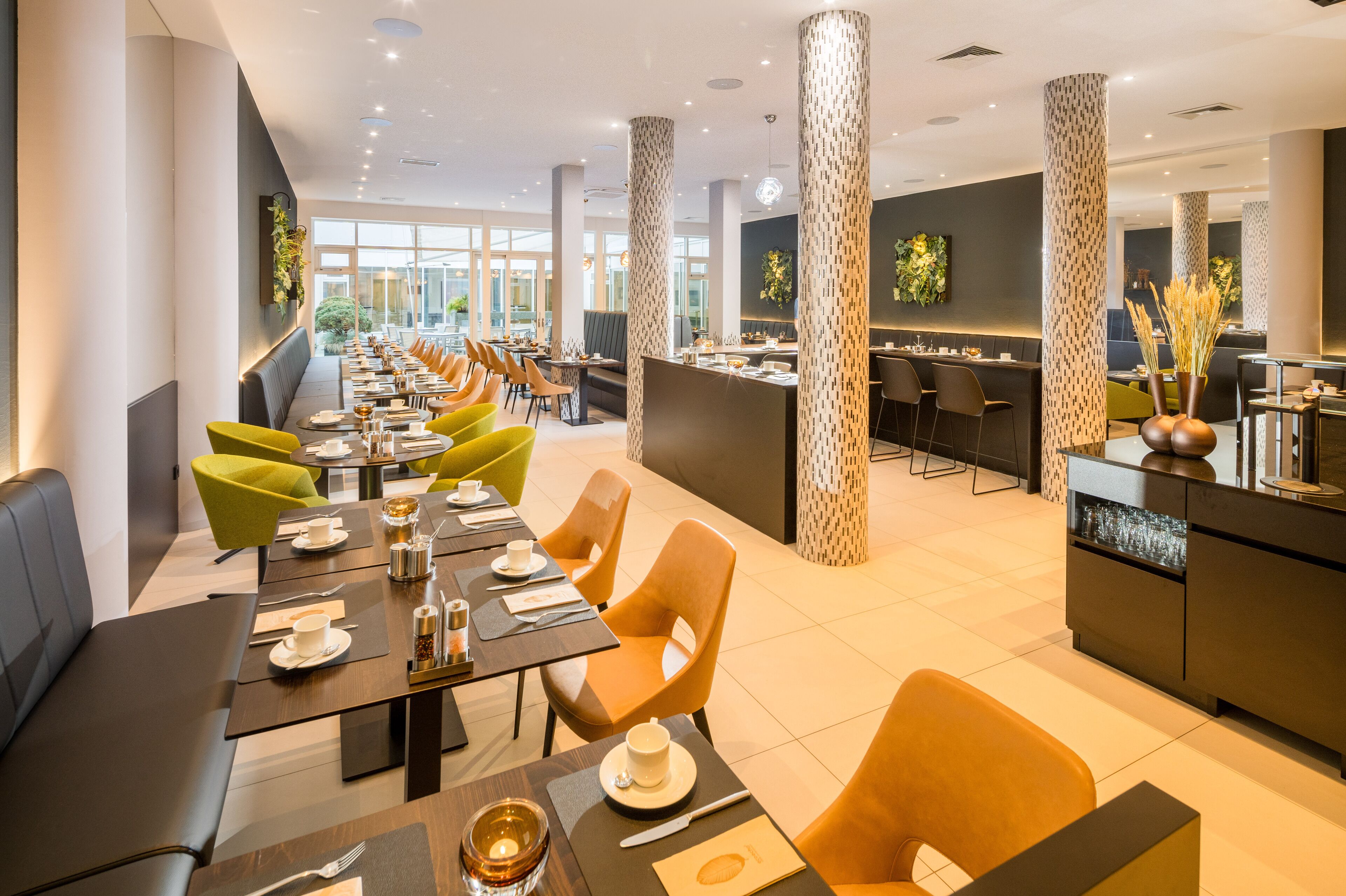 Petit déjeuner buffet (25 EUR par personne)