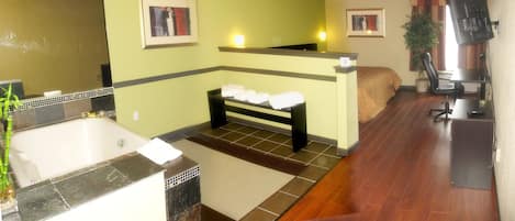 Standard Room, 1 King Bed, Jetted Tub | Jetted tub