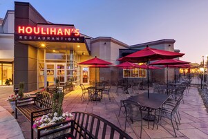 Breakfast, lunch and dinner served