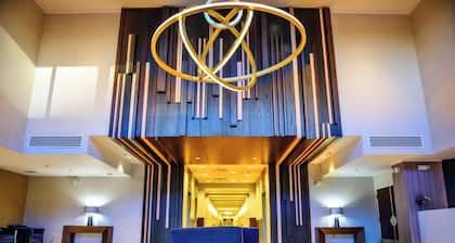 Crowne Plaza Dulles Airport by IHG