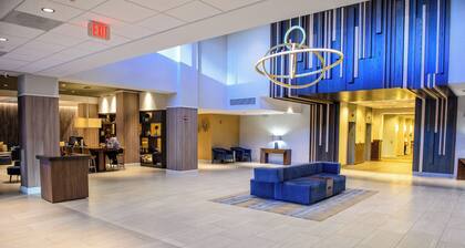 Crowne Plaza Dulles Airport by IHG