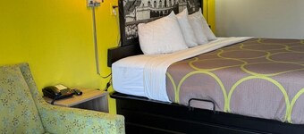 Super 8 by Wyndham Manassas