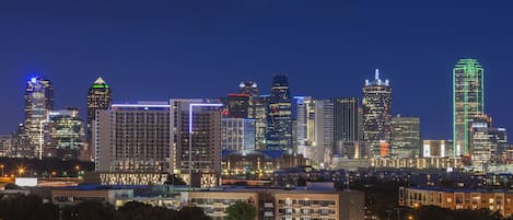 套房, 1 张特大床, 无烟房, 城市景观 | 城市景观