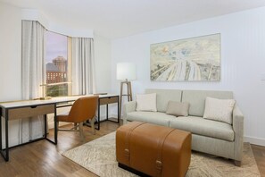 LCD TV - Sheraton Suites Market Center Dallas (Dallas)