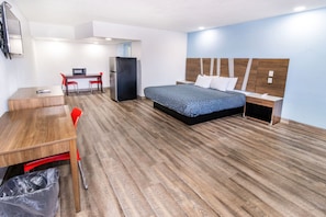 Studio, 1 très grand lit | Bureau, Wi-Fi gratuit, draps fournis