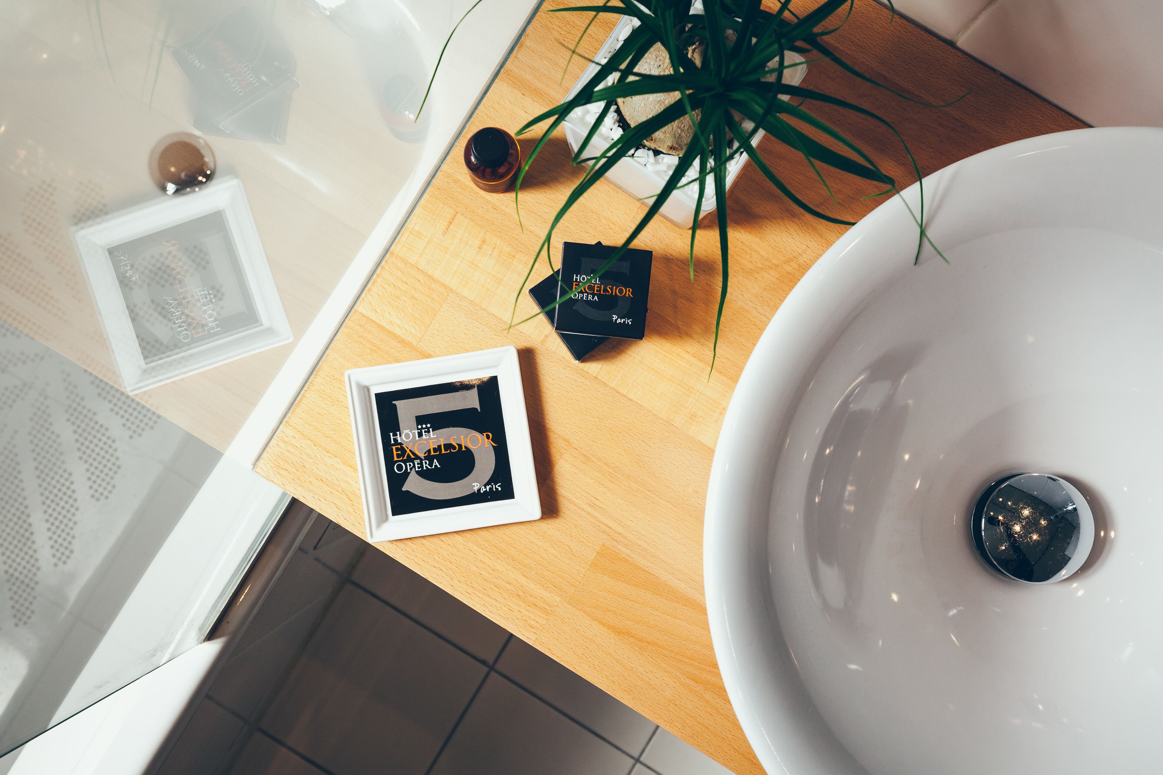 triple room | bathroom | hair dryer, towels, soap, shampoo